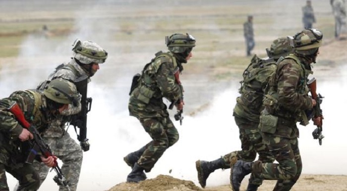 Cəbhədə güclü atışla