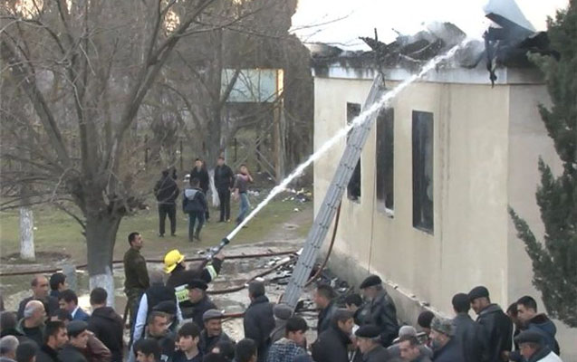 Azərbaycanda məktəb binası yandı