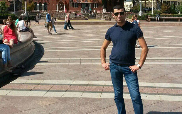 Gəncədə dövlət qulluqçusu borca görə özünü asdı