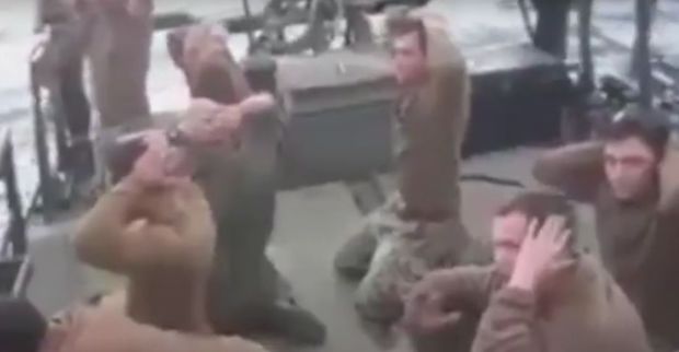 İranlı hərbçilər amerikalıları diz çökdürdülər