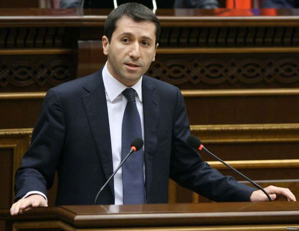 Ermənistanın ombudsmanı istefa verdi