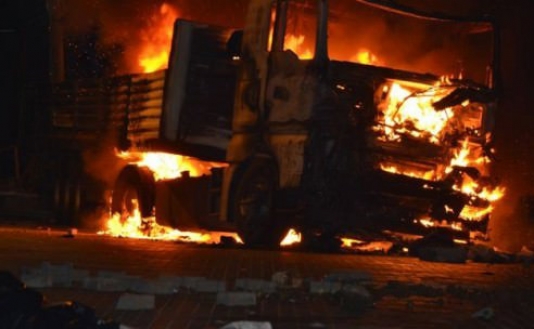 30 TIR yandırıldı