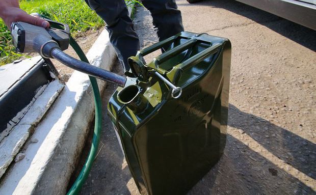 Azərbaycanda benzinin qiyməti ilə bağlı