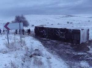 Türkiyədə sərnişin avtobusu aşdı: