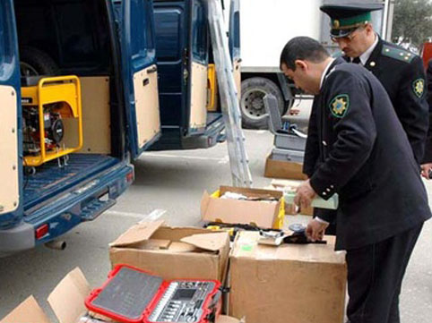 Gömrükçülərlə sürücülər arasında insident