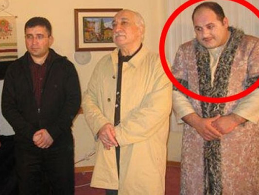 Gülənin yanında başını əyənin