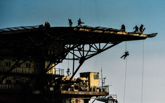 Neftçilərin meyiti Türkmənistandan Bakıya gətirildi