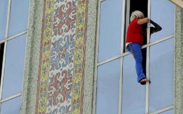 Hamilə olan fahişə pulda razılaşmadı, intihar etmək istədi