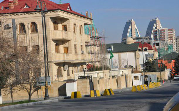 Rəsmi Bakı səfirliklərin mühafizəsini gücləndirdi