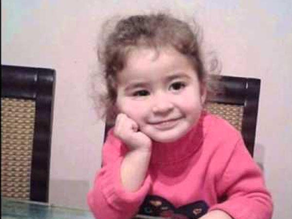 Bakıda yanan balaca Fərəhə mahnı oxundu