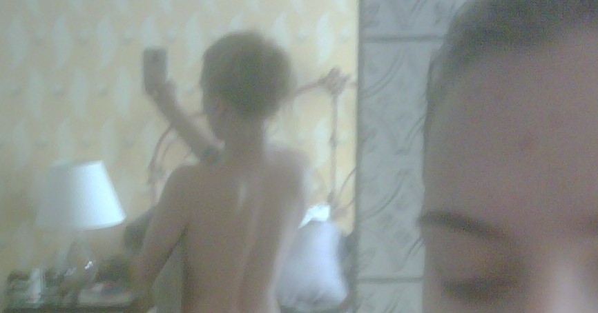 Məşhurların 18+ SELFİləri internetə sızdı