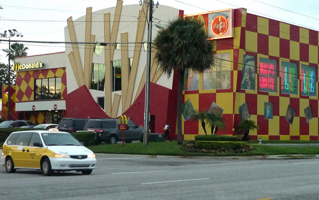 Ən böyük McDonald's bağlandı