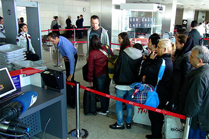 Rusiya Türkiyə ilə vizasız gediş-gəlişi dayandırdı