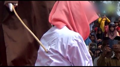 Günahkarlar qamçılandı