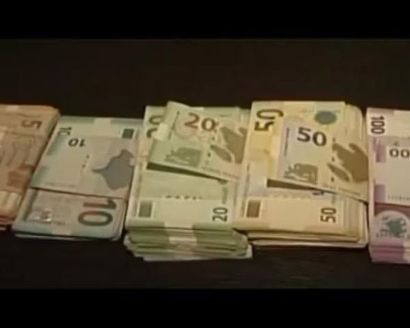 Bacısının evindən 32 min manat oğurlayan şəxs 8 il cəza aldı