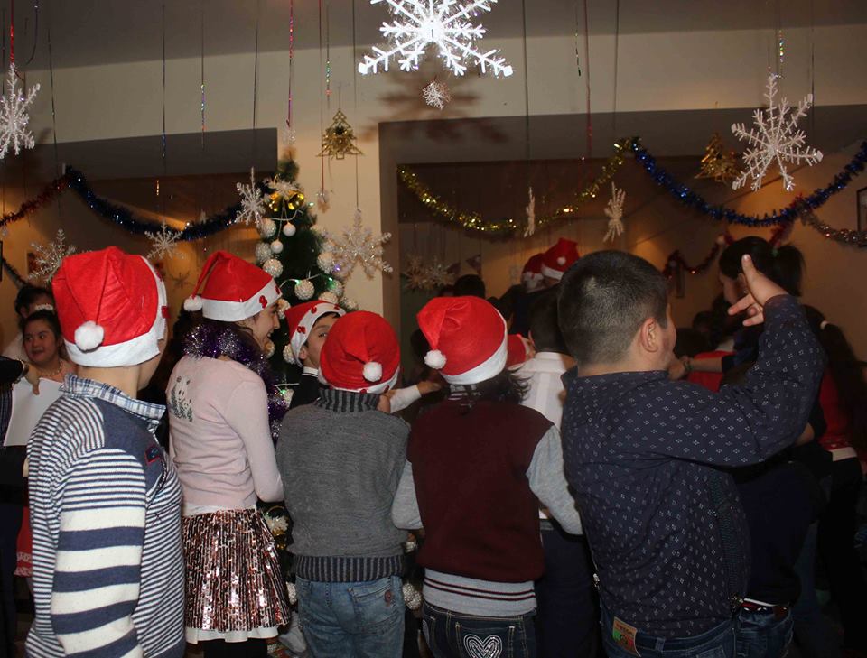 Veysəloğlu Şirkətlər Qrupu əqli zəif uşaqlar üçün bayram şənliyi təşkil edib