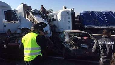 Meksikada 30 maşının toqquşması nəticəsində azı 20 nəfər xəsarət alıb