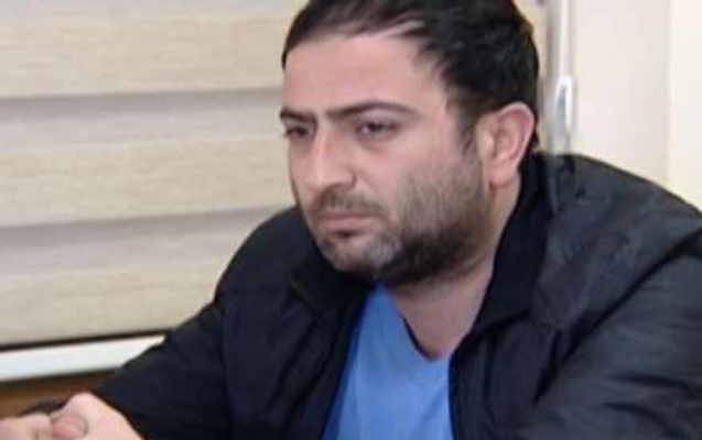 Söhbətinə qoşulan qonşusunu bıçaqladı