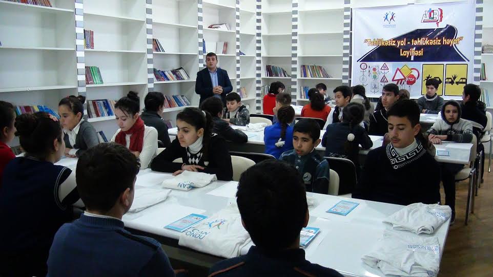 Gənclər informasiya elçisi oldular