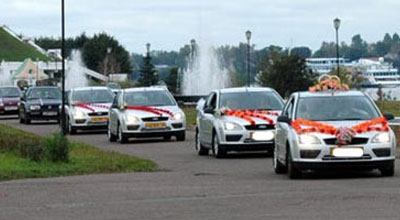 Toy karvanı qəzaya düşdü