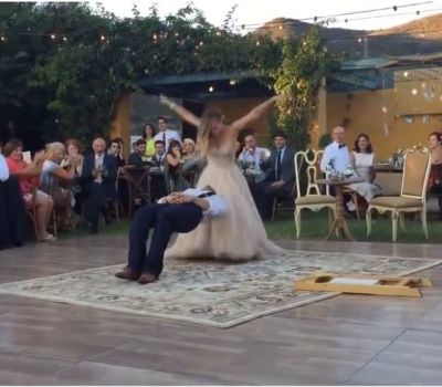 Gəlinlə bəyin bu hərəkəti çox danışılacaq