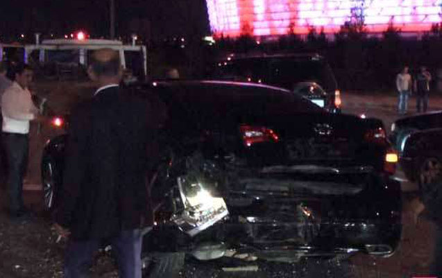 Administrasiyanın maşını qəzaya düşdü