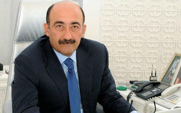 Nazir daha bir direktoru işdən çıxarıb