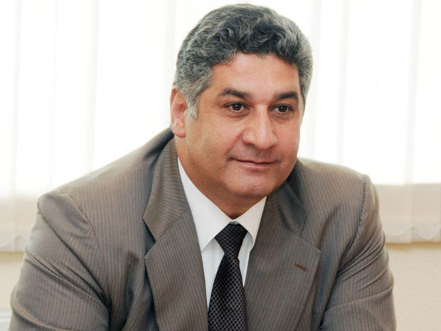 Azad Rəhimov manatın məzənnəsinin düşməsindən danışdı