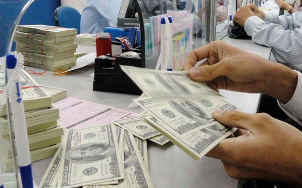 Dollarla krediti olanlara xəbər var