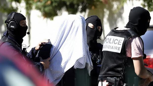 Müdirinin başını kəsdi, sonra intihar etdi