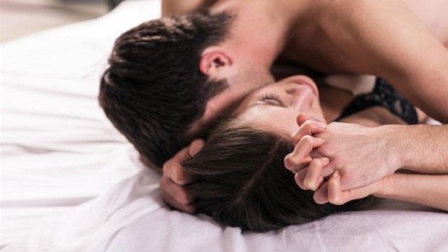 Qonşusu intim əlaqədə ola-ola 