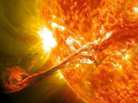 Günəşdə güclü partlayışlar baş verdi