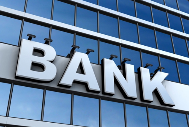 Bəzi banklar kredit verməyi dayandırdı