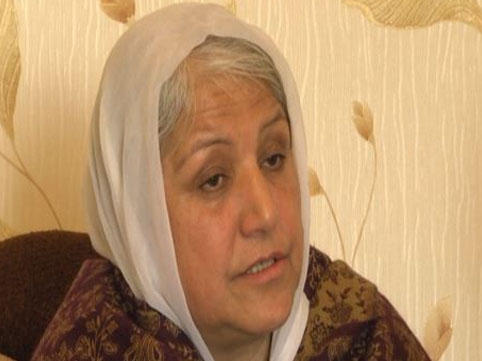 Quranı yandırmaqda suçlanan qızın anası ilə söhbət