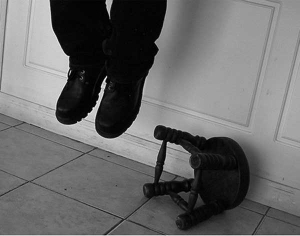 Penitensiar Xidmət: “İlqar Əliyev mələfəni pəncərədəki dəmir barmaqlığa bağlayaraq özünü asıb