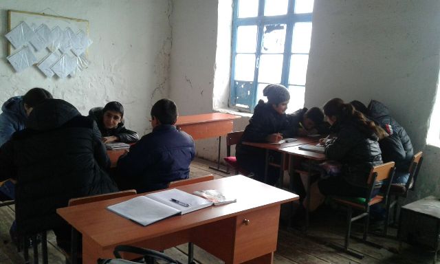 Bu məktəb mal təzəyi ilə qızınır