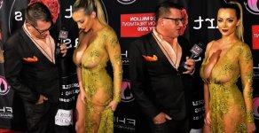 Aparıcı gözünü yarıçılpaq modeldən çəkmədi