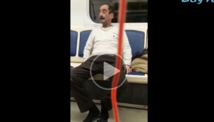 Bakı metrosunda sərxoş kişi qızı qorxutdu