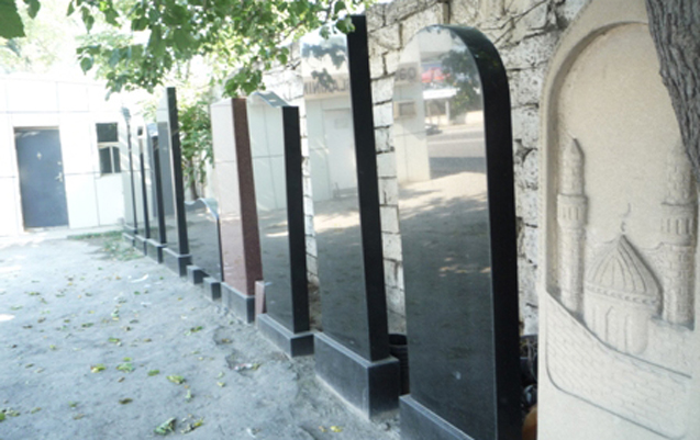 Dəbdəbəli qəbir daşlarına son