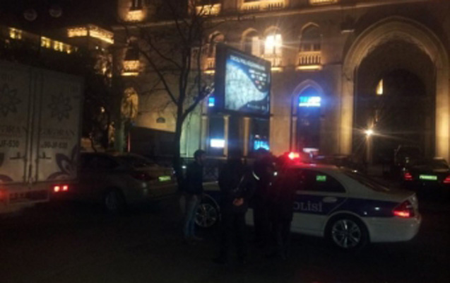 Bakıda keçmiş nazirin oğlu polisi təhqir etdi