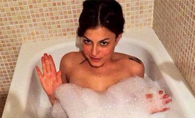 Məşhur porno ulduz futbola girişdi