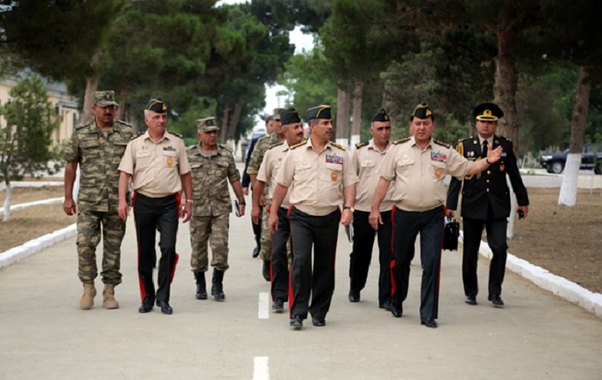 Zakir Həsənov xüsusi texnikalara baxdı