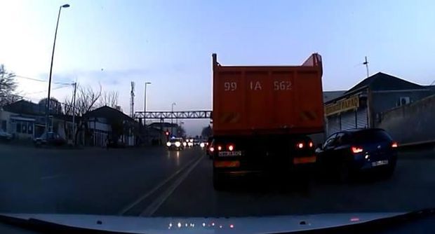 Bakıda polis ağır qəzaya səbəb oldu