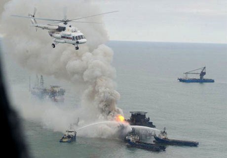 Xəzərdə itkin düşən neftçilərin axtarışları davam etdirilir