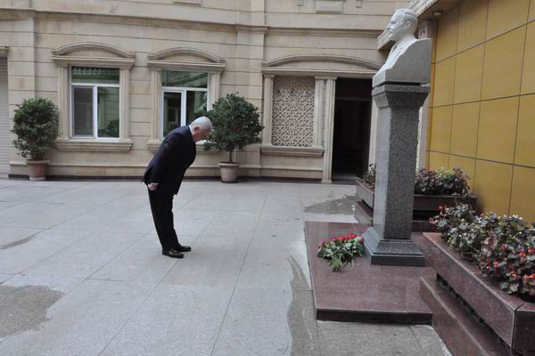 Nəqliyyat Nazirliyində Heydər Əliyevin xatirəsi anıldı