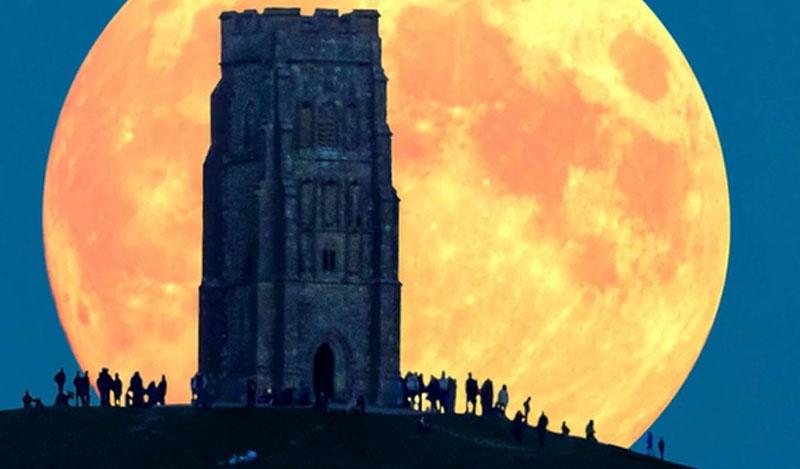 2015-ci il Feysbuk-un gözü ilə