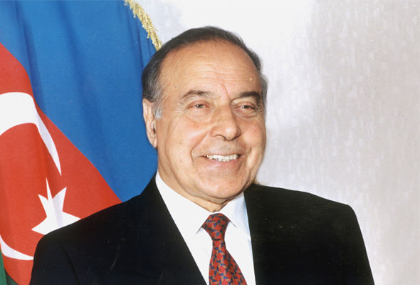 Heydər Əliyevin vəfatından 12 il keçir