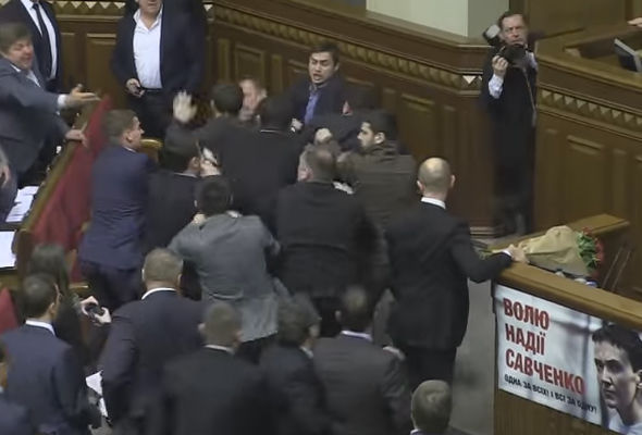 Ukrayna parlamentində əlbəyaxa dava