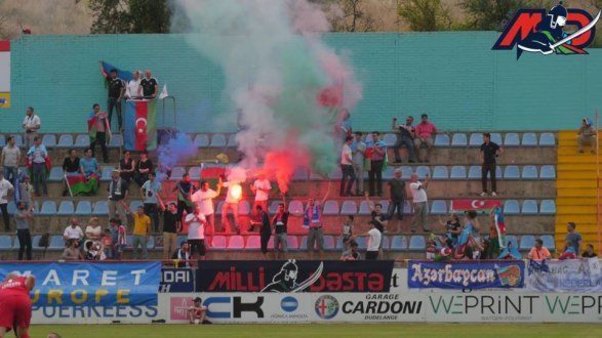 50 azərbaycanlı 10 min fransız azarkeşinə qarşı