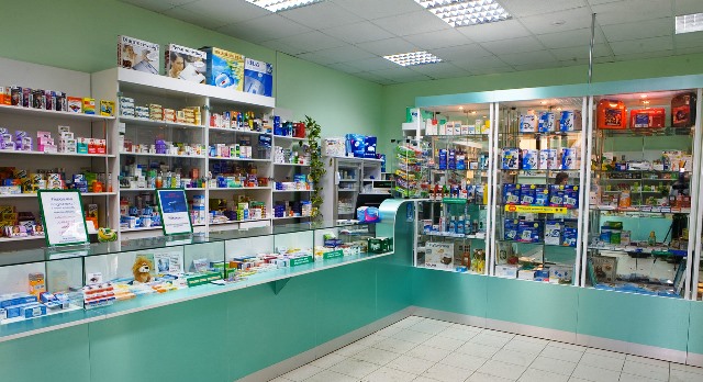 Səhiyyə Nazirliyi 4 apteki bağladı